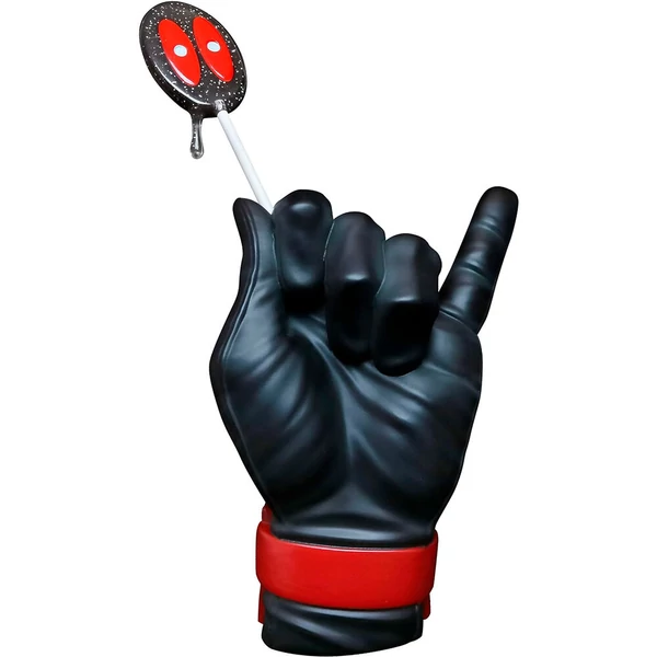 Marvel Deadpool Heroic Hands szobor 26 cm